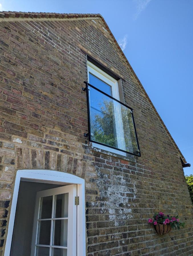 Myrtle Stables - Converted, Self-Contained, Countryside Hernhill Exterior foto